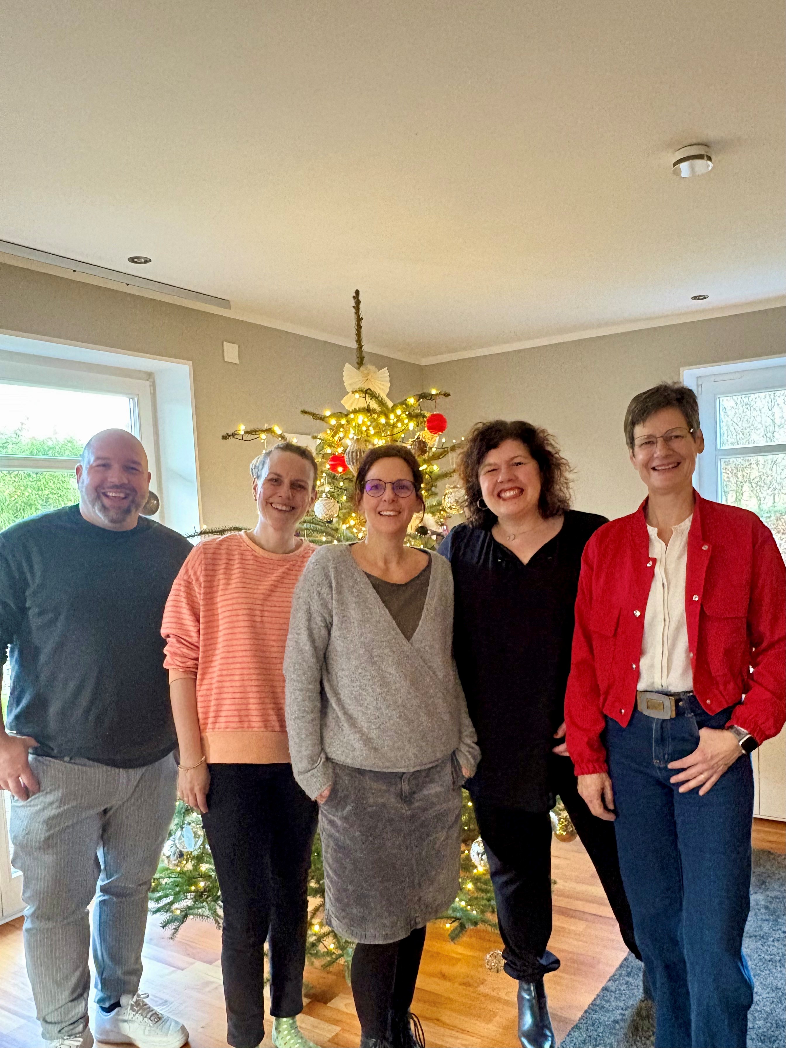 2025_12_18_Team_Weihnachten_bearb.